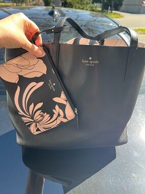 Kate Spade Reversible Arch Place Mya Gardenia Tote Bag with matching Wristlet